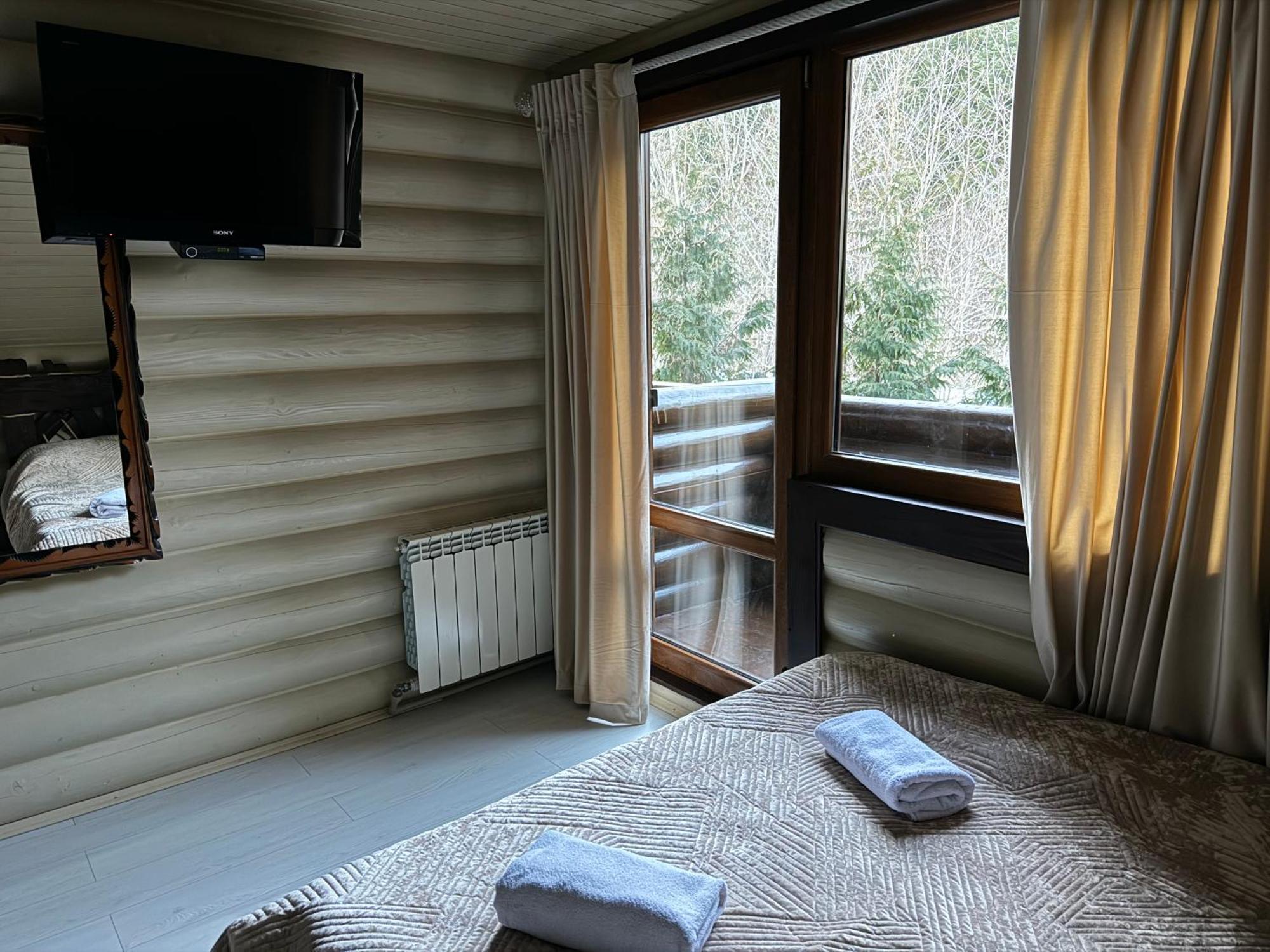 Goral Cottage In ミホヴォ エクステリア 写真