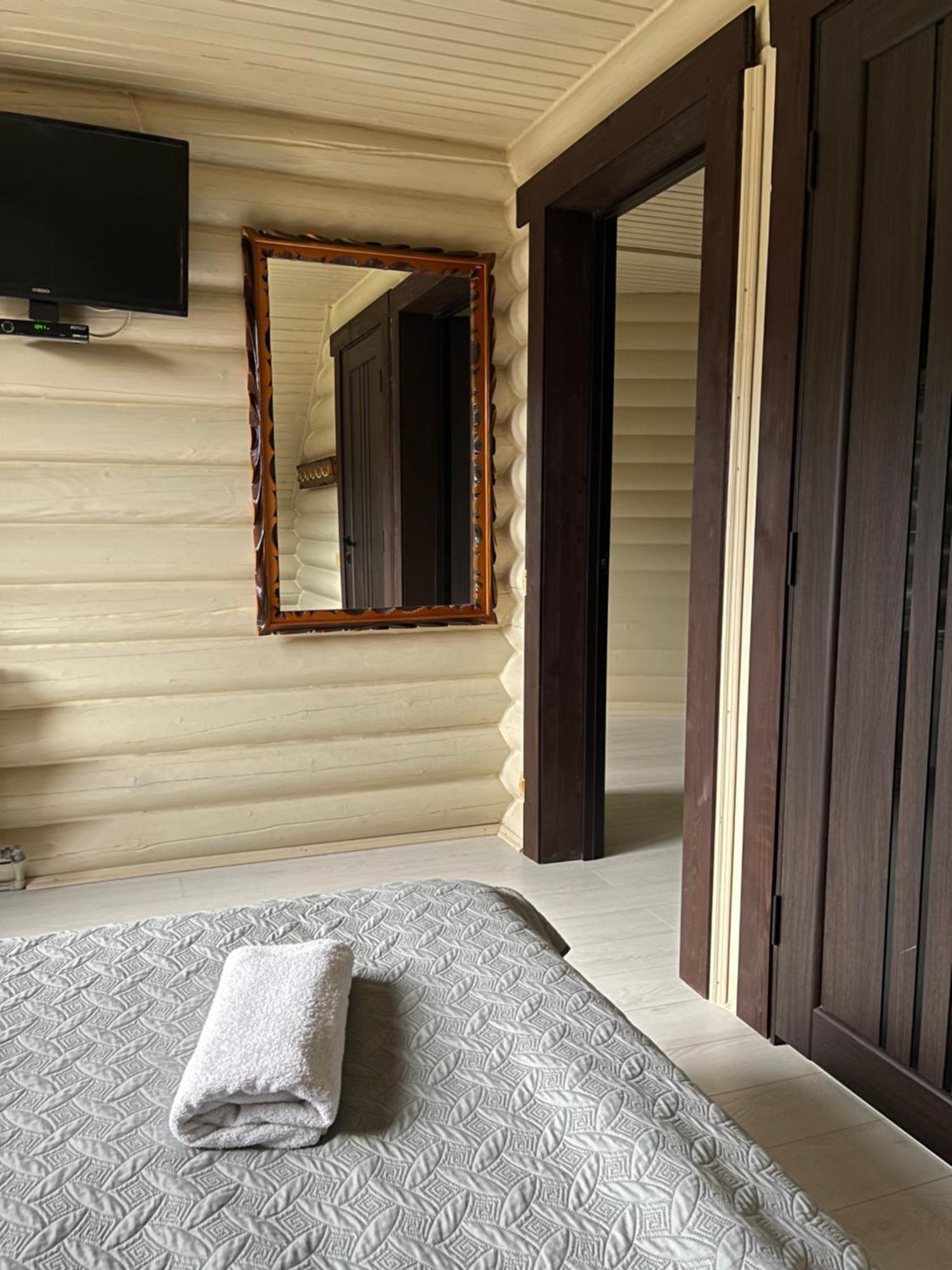 Goral Cottage In ミホヴォ エクステリア 写真